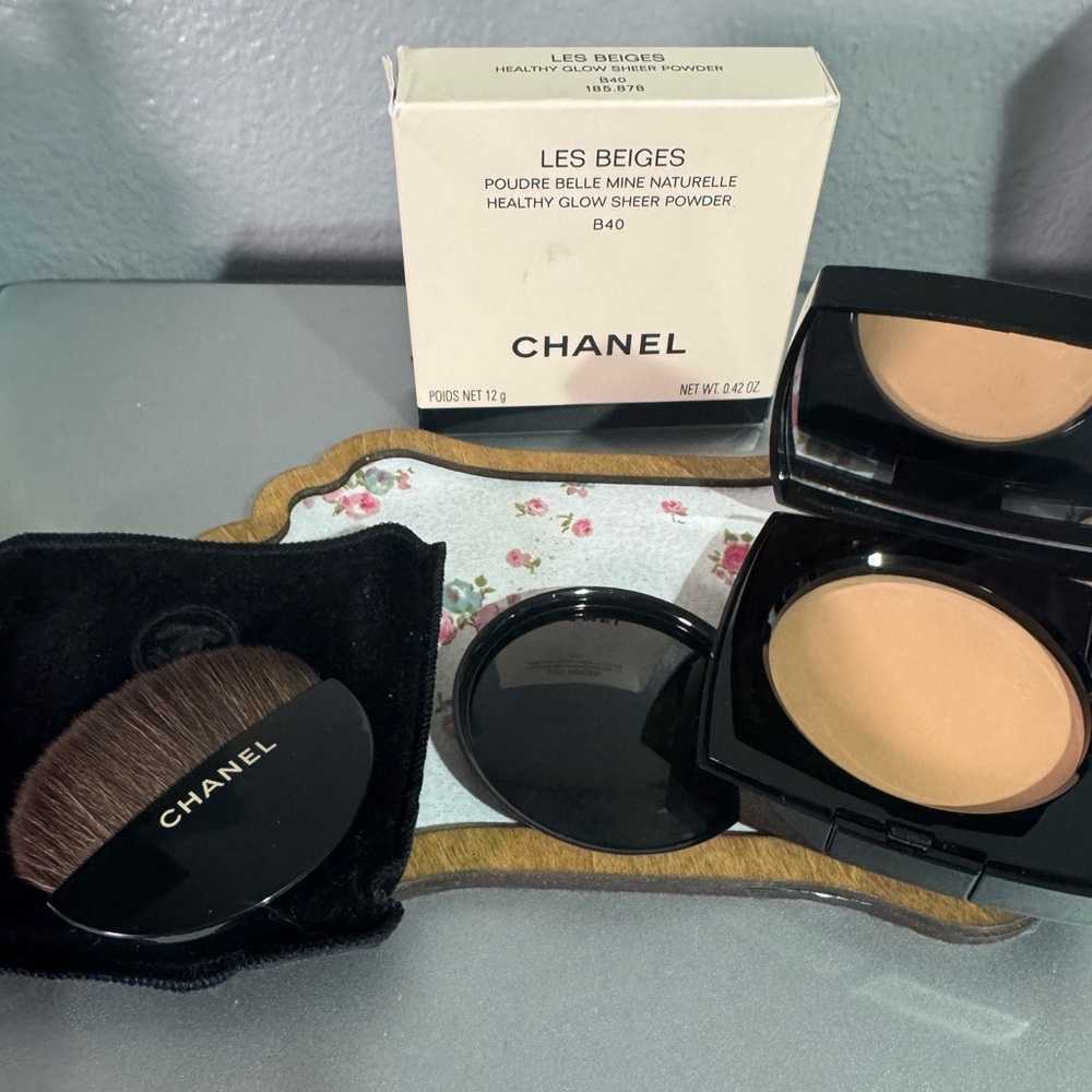 CHANEL Les Beiges Healthy Glow Sheer Powder B40 - Beige